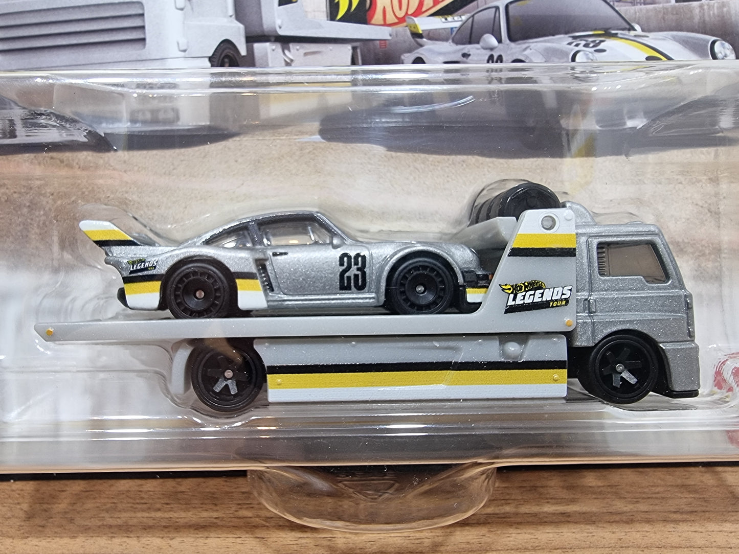 Hot Wheels Porsche Team Transport